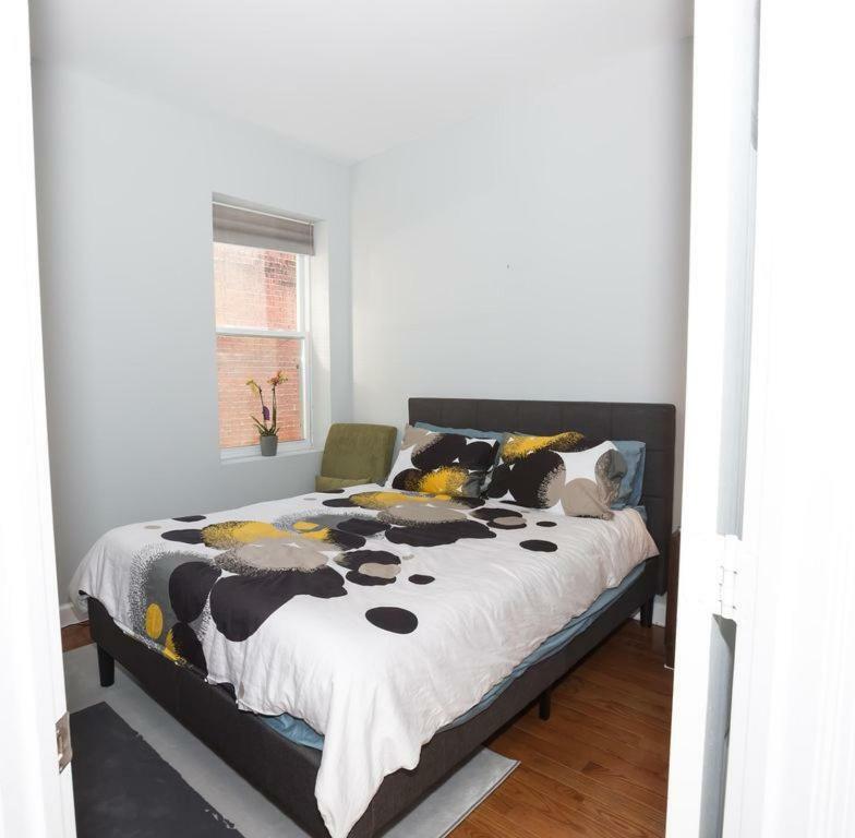 Steps To Convention Center, Downtown Dc, And Metro Station: Private And Comfortable Bedroom/bathroom *