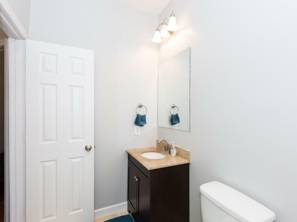 Privat bolig Steps To Convention Center, Downtown Dc, And Metro Station: Private And Comfortable Bedroom/bathroom Washington